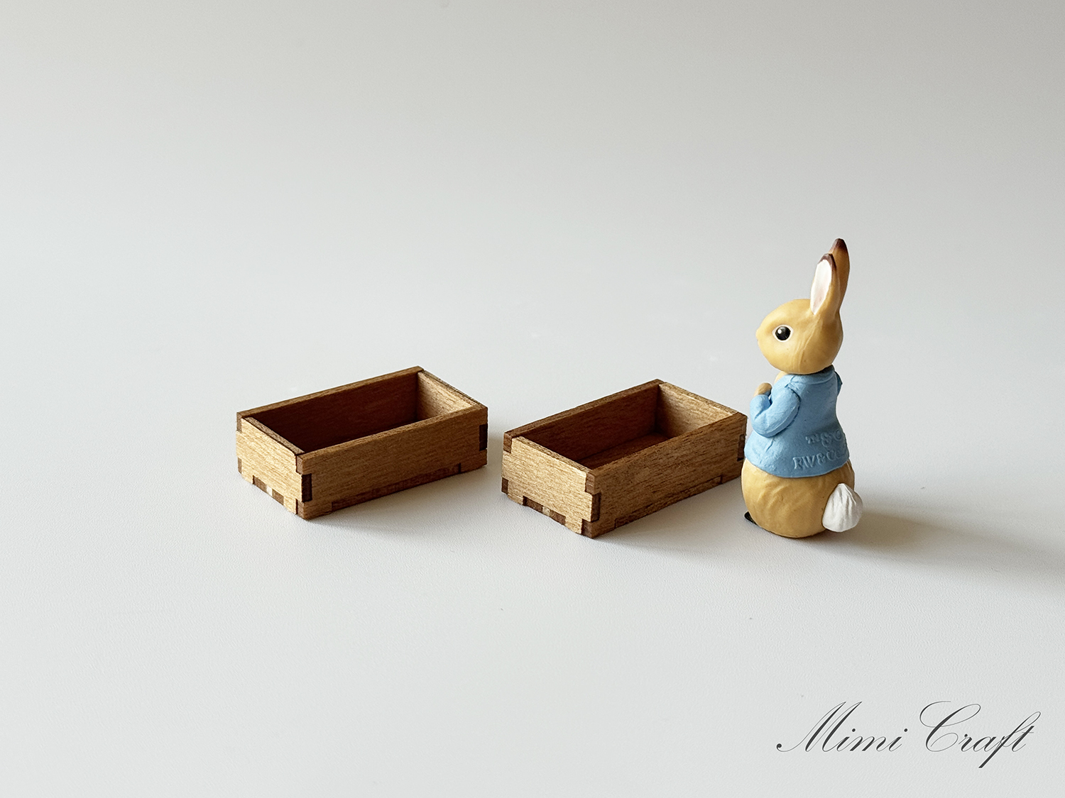 【2号制作レビュー】ピーターラビットの世界イングリッシュガーデン＆ハウス【ピーターのフィギュア・キャビネットと木箱】