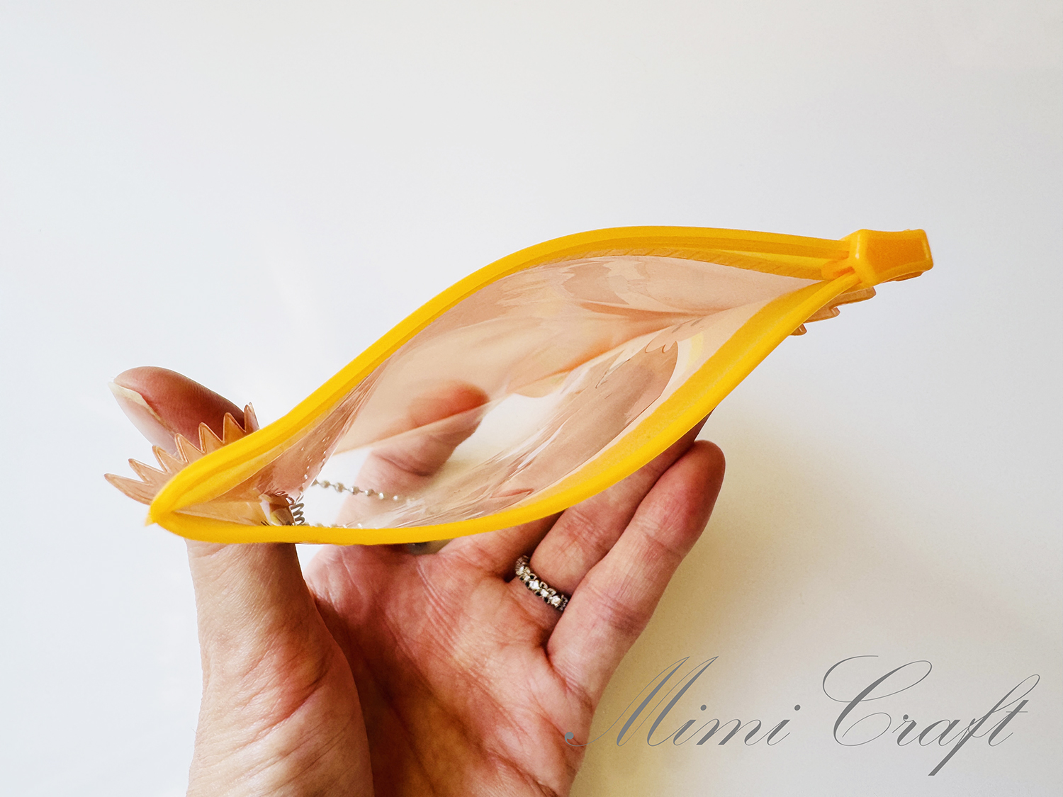 【ダイソー購入品】推し活のアクスタ収納にも!ハロウィンのミニケースホルダーを紹介