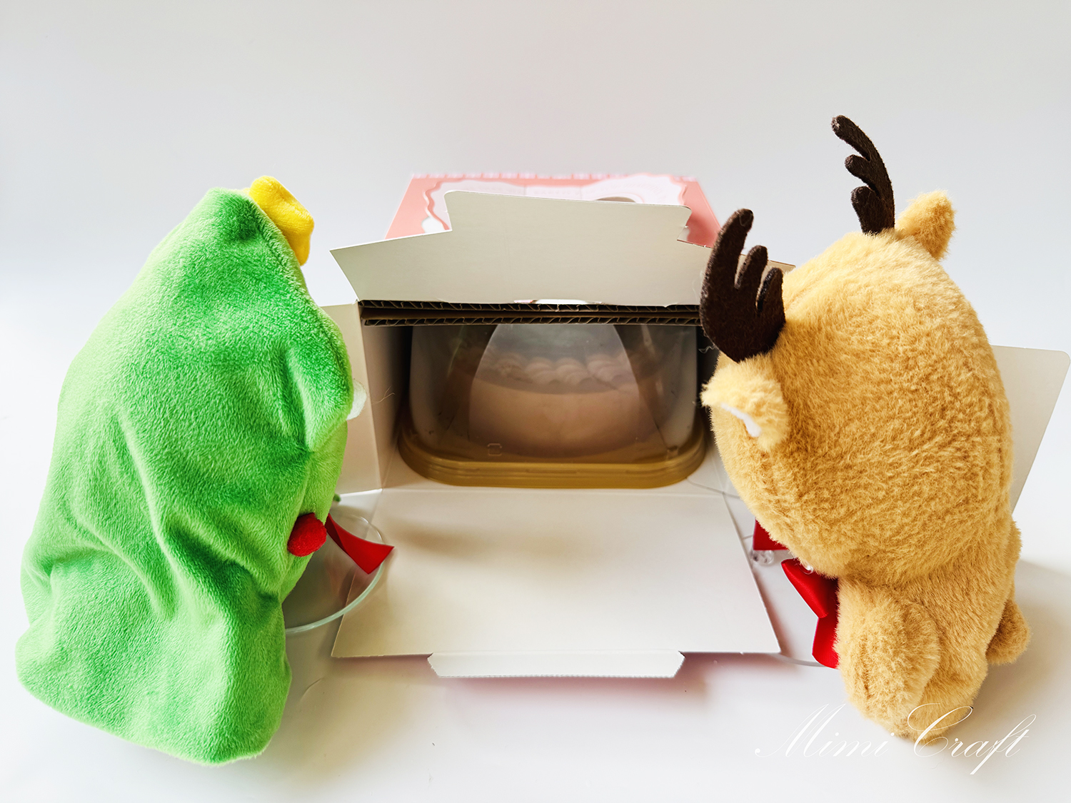 味は美味しい？プリロールのケーキを実食レビュー【鬼滅の刃クリスマスケーキを買ってみたよ】