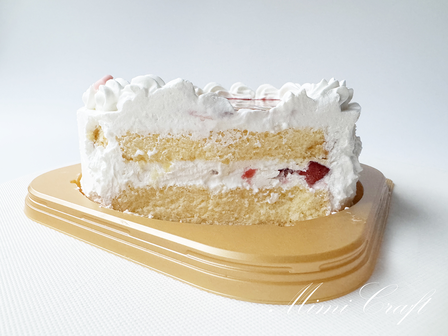 味は美味しい？プリロールのケーキを実食レビュー【鬼滅の刃クリスマスケーキを買ってみたよ】