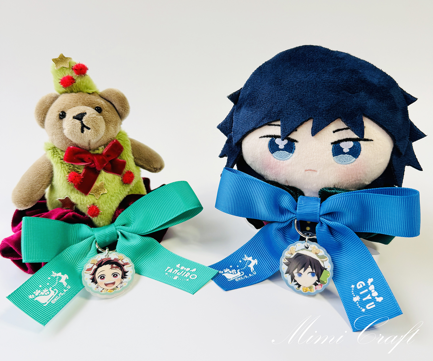 ufotableのクリスマス2025レポ【グッズやカフェメニュー＆ノベルティまとめ】リボン付きシュシュ